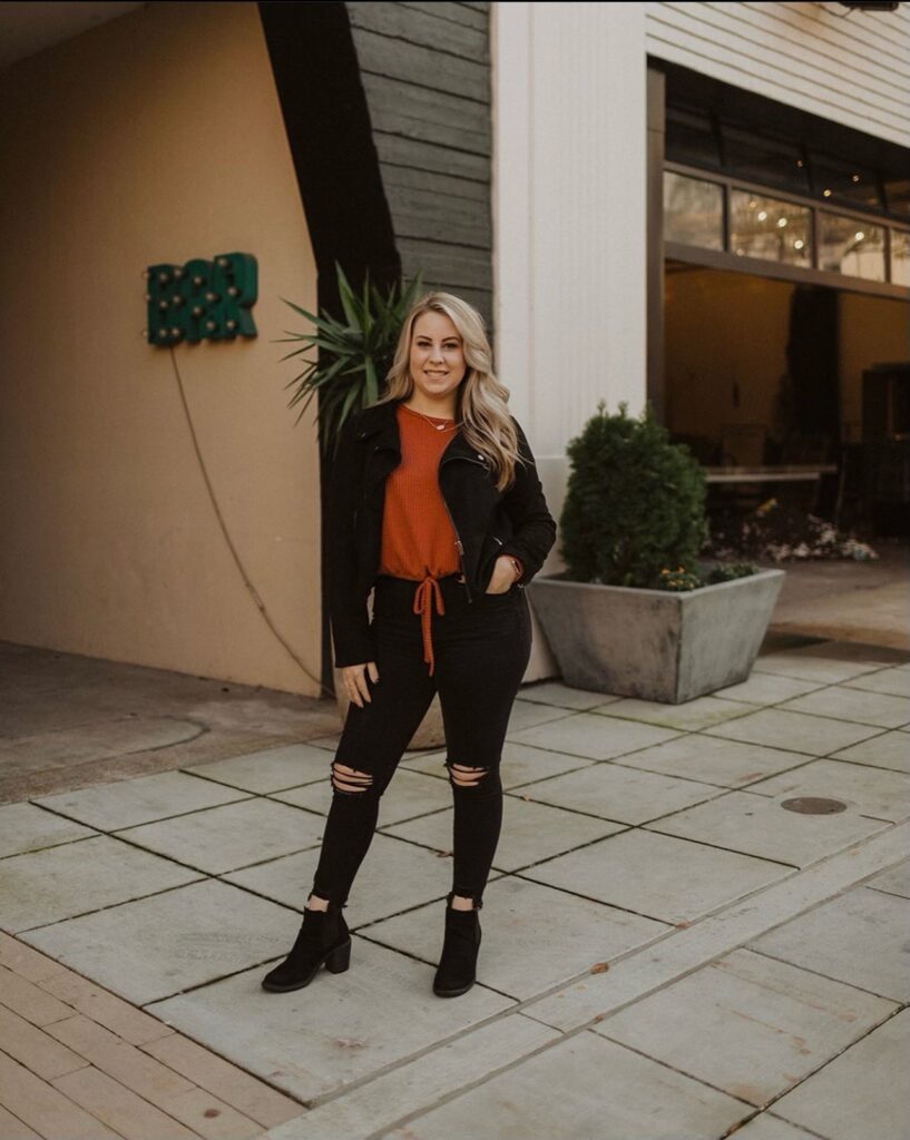 Hannah, Specializing in Blonding
