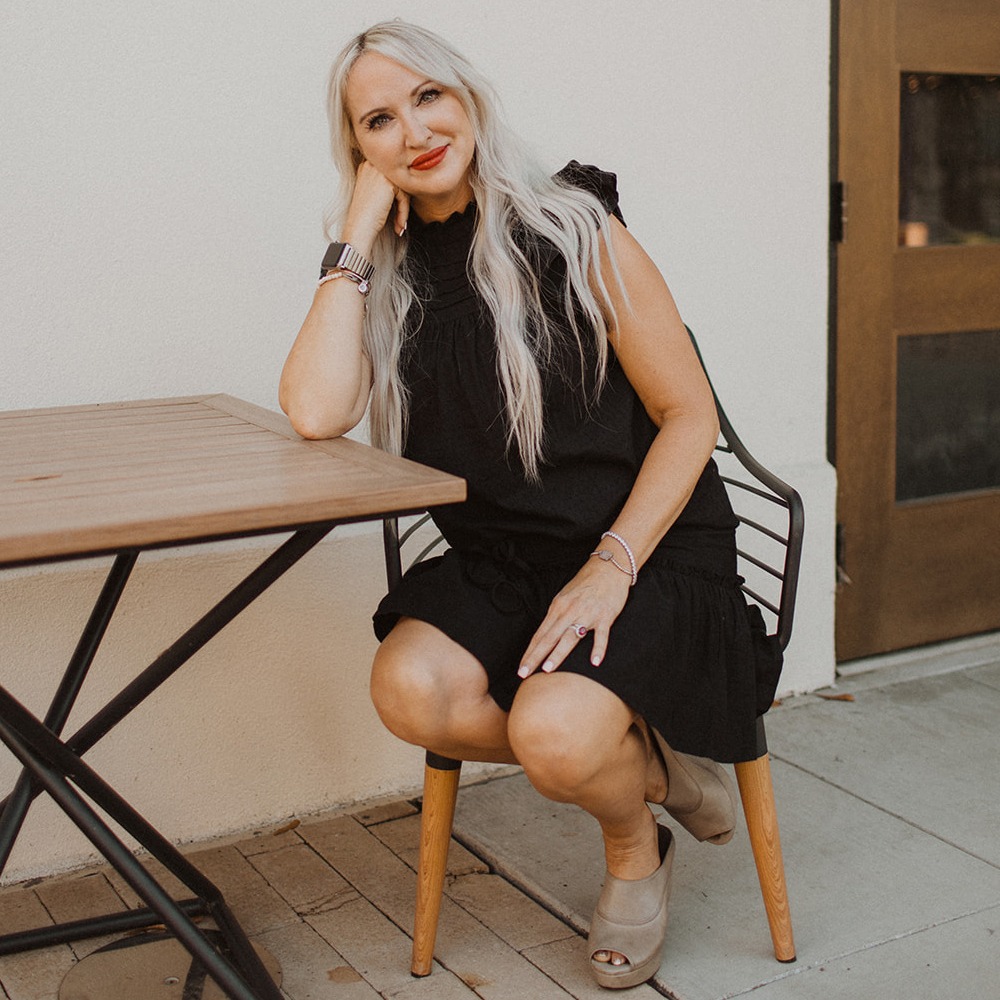 Paula, Master Director, Specializing in foiling, balayage, and toning